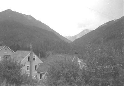 Houses in Bralorne Townsite No. 2 looking up Noel Creek Photo: E. 'Andy' Cleven