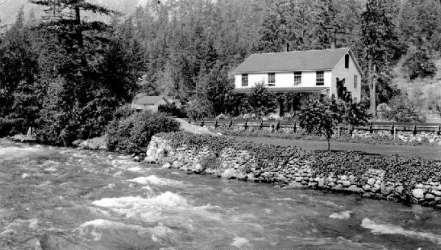 BC Archives # H-01302, Seton Creek Fish Hatchery, Superintendant's House, 1914