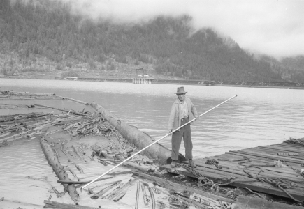 Log booms on Downton Lake, Lajoie Dam