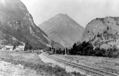 BC Archives # E-04211, P.G.E. line along Cayoosh Creek